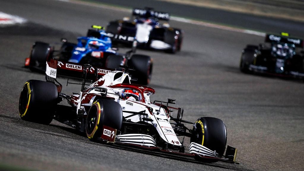 Kimi Räikkönen taisteli muun muassa Alpinen Fernando Alonsoa vastaan.