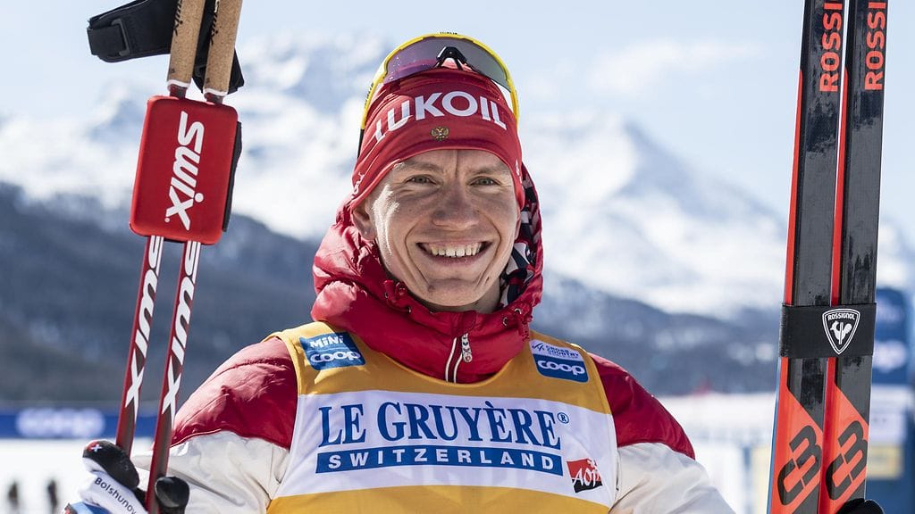 Aleksandr Bolshunov hiihtää Rossignolin suksilla.