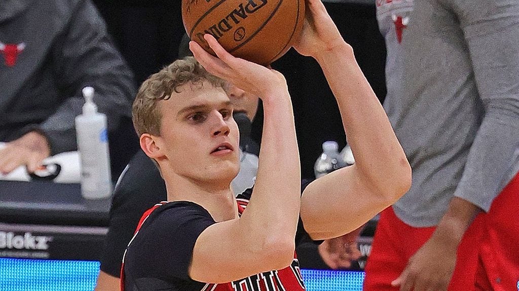 Lauri Markkanen summasi 16 pistettä Phoenix Sunsia vastaan.