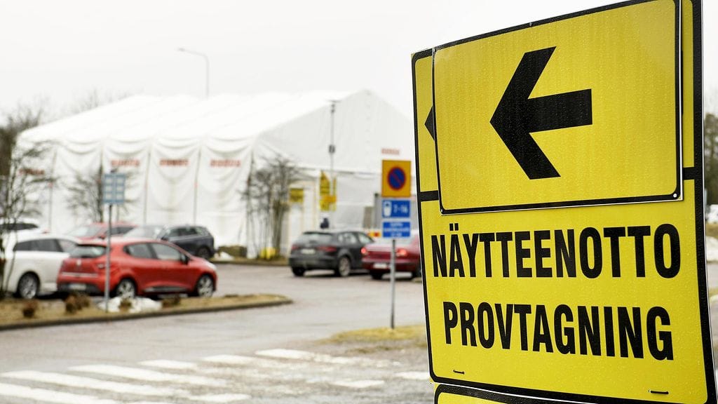 Suomen koronavirustilanne on kohentunut ja esimerkiksi ravintolarajoituksia on purettu.