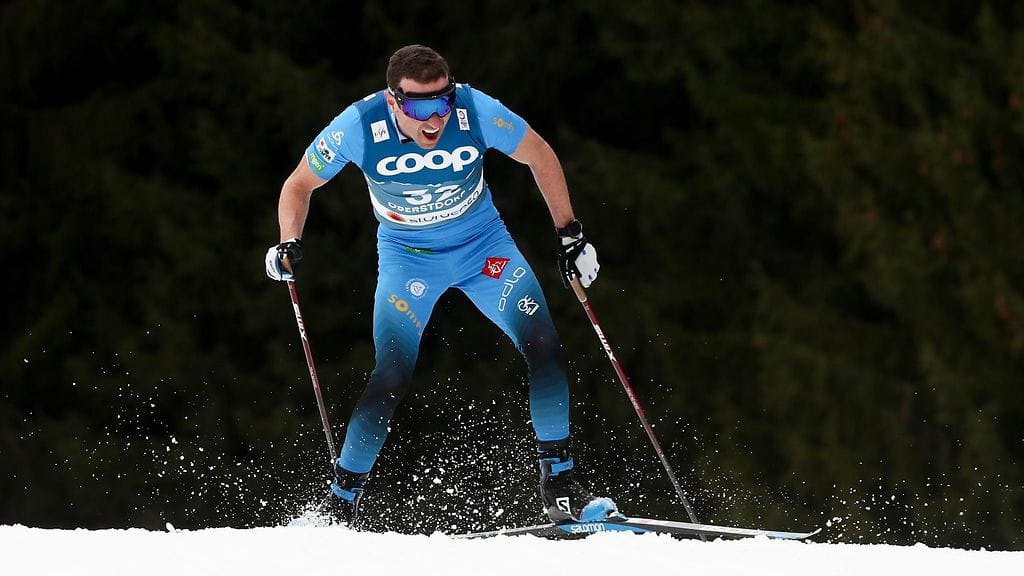 Maurice Manificat lataa kovaa tekstiä kansainvälisen hiihtoliiton, FIS:n suuntaan.