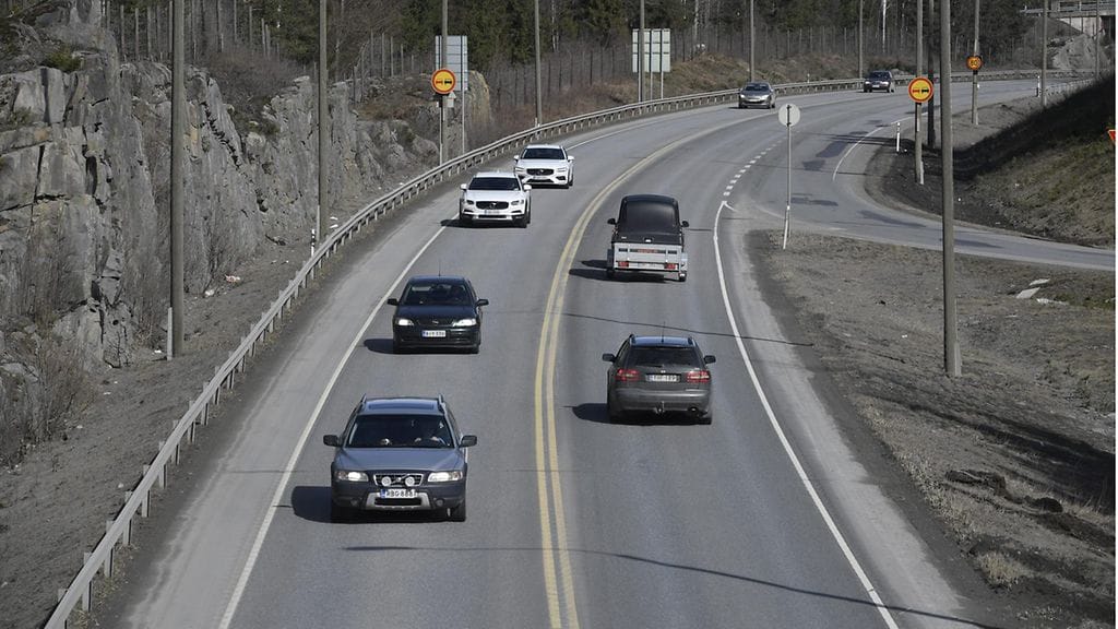 Liikennettä valtatie 9:llä Tampereella pääsiäissunnuntaina.