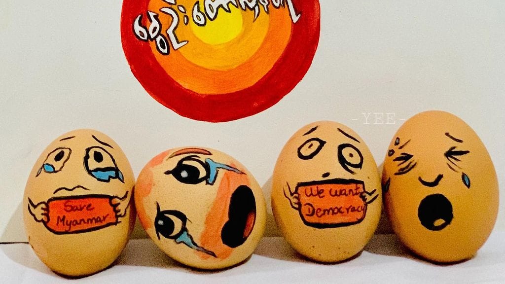 Myanmarissa sotilasvallankaappausta protestoitiin maalatuilla pääsiäismunilla.
