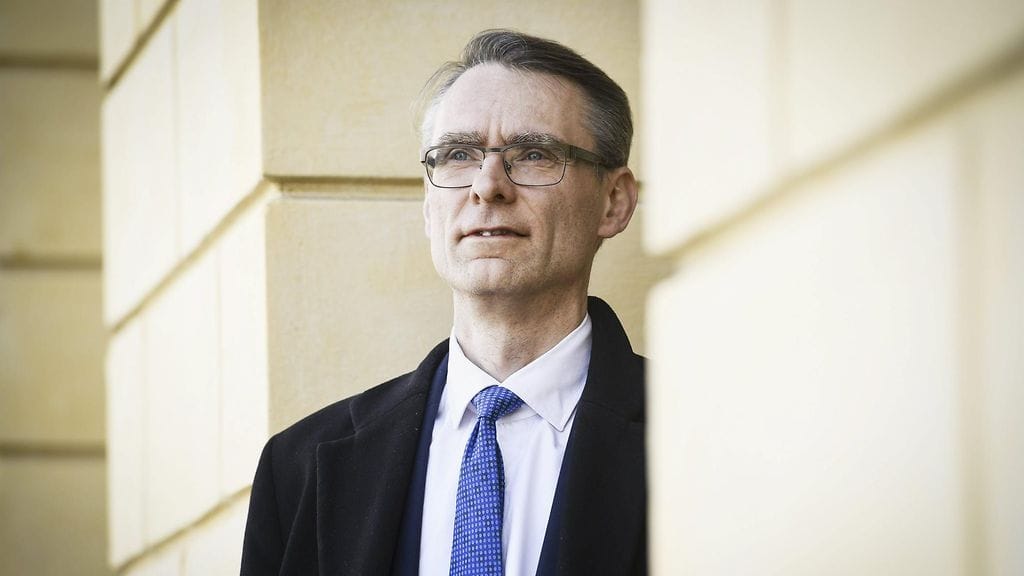 Oikeuskansleri Tuomas Pöysti on keskeyttänyt hallituksen päätöksenteon vanhojen metsien määritelmästä, kertoi Helsingin Sanomat torstaina.