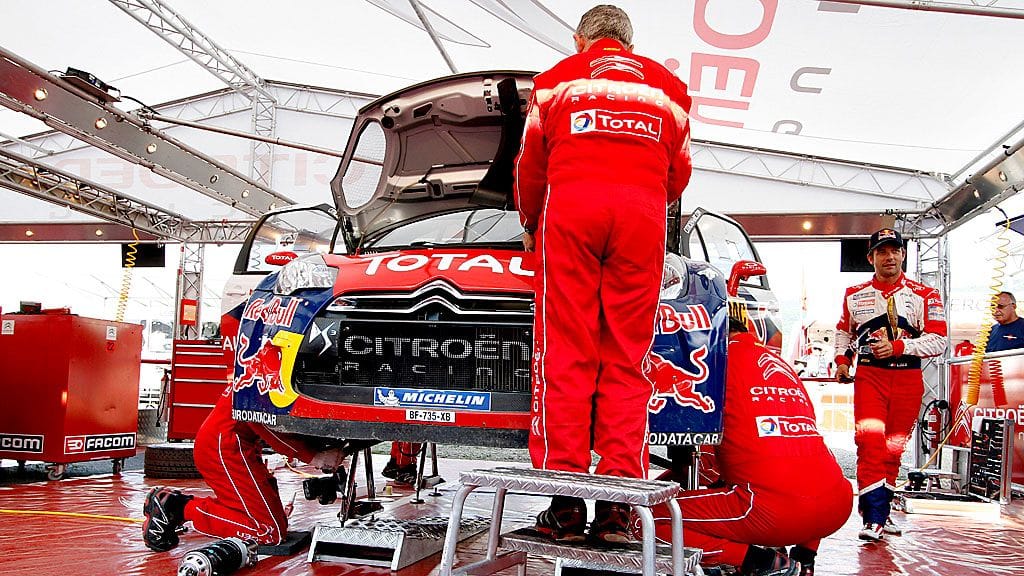 Citroenin huoltoparkki Saksan MM-rallissa.