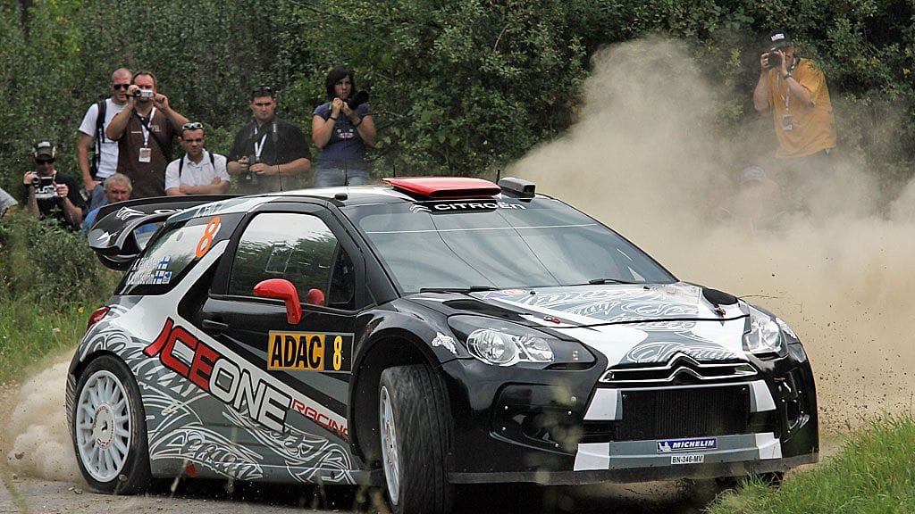 Kimi Räikönen vauhdissa Saksan asfaltilla.