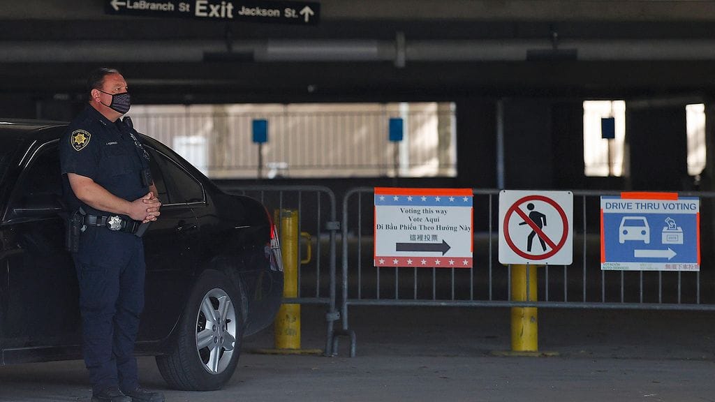 Houstonilaispoliisit muistuttivat tragedian äärellä ihmisiä säilyttämään asuntojen ampuma-aseet paremmin ja turvallisemmin. Kuvituskuva.