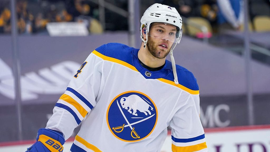 Taylor Hall teki viime syksynä Buffalo Sabresin kanssa yksivuotisen sopimuksen.