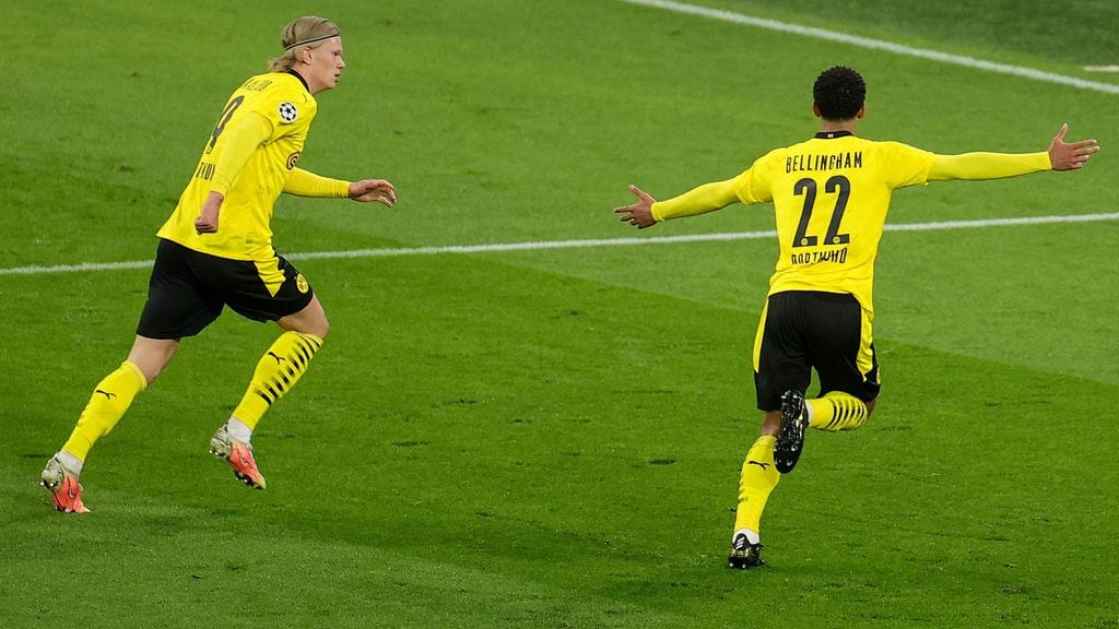 Jude Bellingham iski Borussia Dortmundin johtoon.