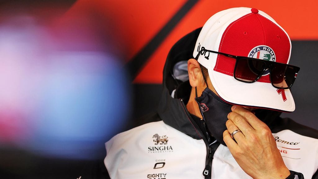 Kimi Räikkönen ei näe loppua ratarajoista käytävälle keskustelulle.