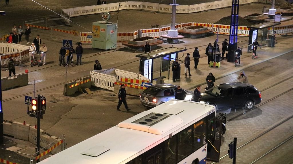 Takaa-ajotilanne Tampereella 17.4.2021. Kuva: Pihla Saravirta.