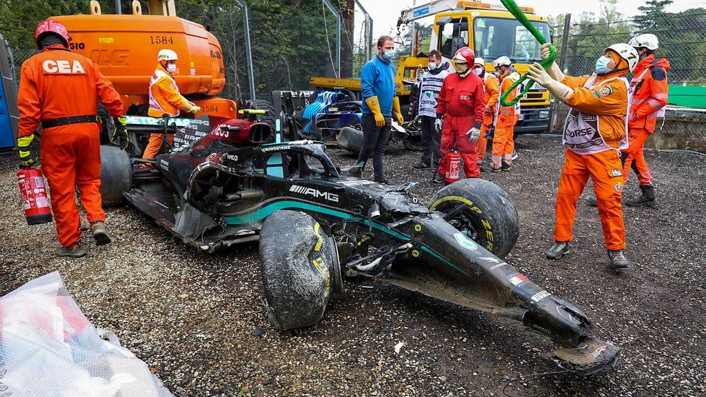 Valtteri Bottaksen ulosajosta ei pikkurahalla selvitty.