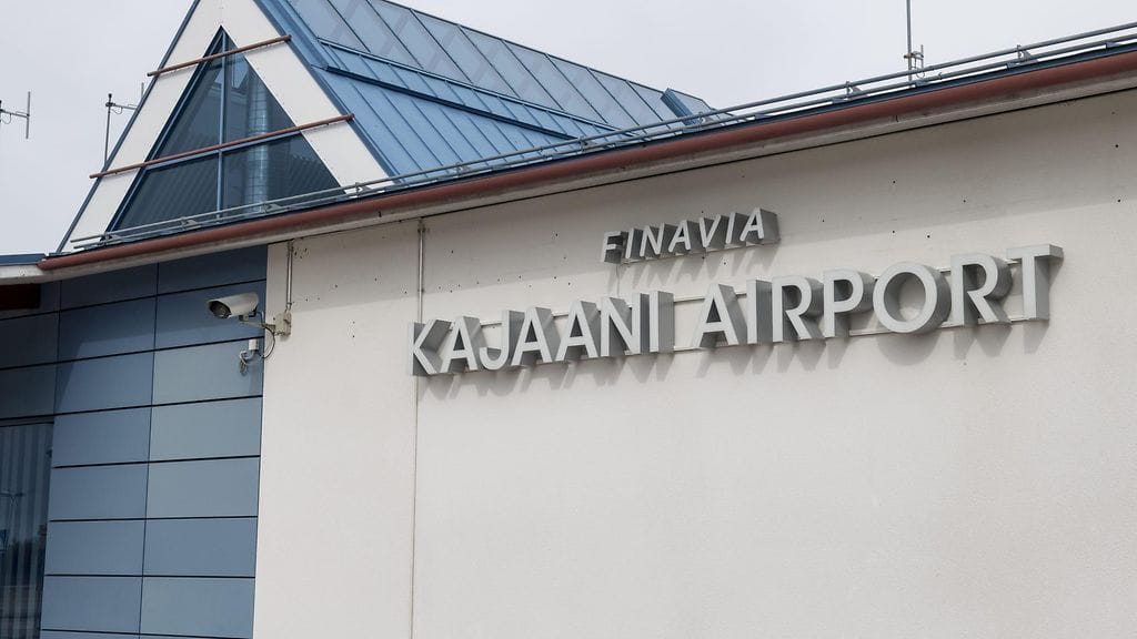 Mikäli jo varattu lento joudutaan perumaan, lentoyhtiö tiedottaa siitä matkustajille.