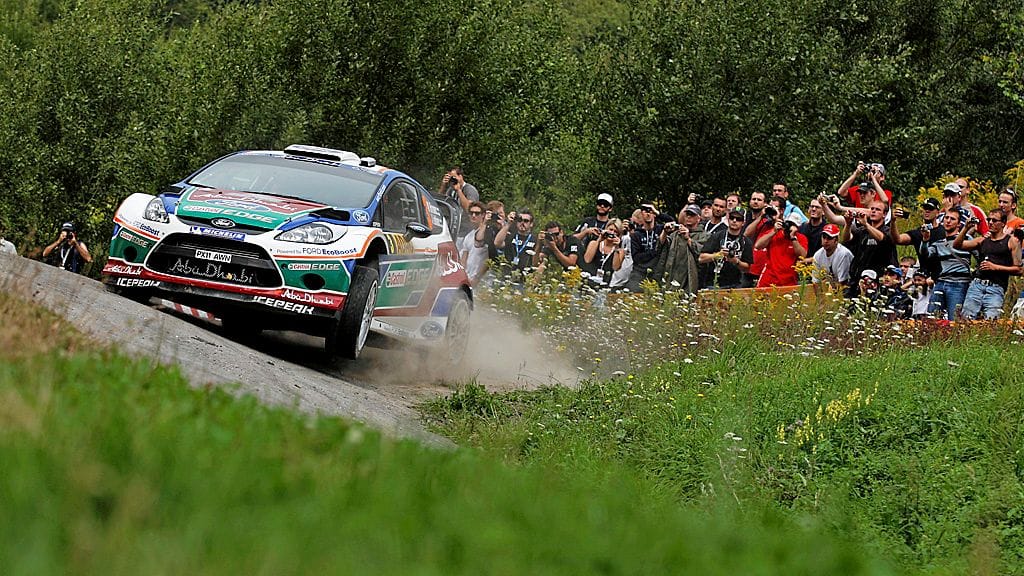 Mikko Hirvonen vauhdissa Saksan MM-rallissa.