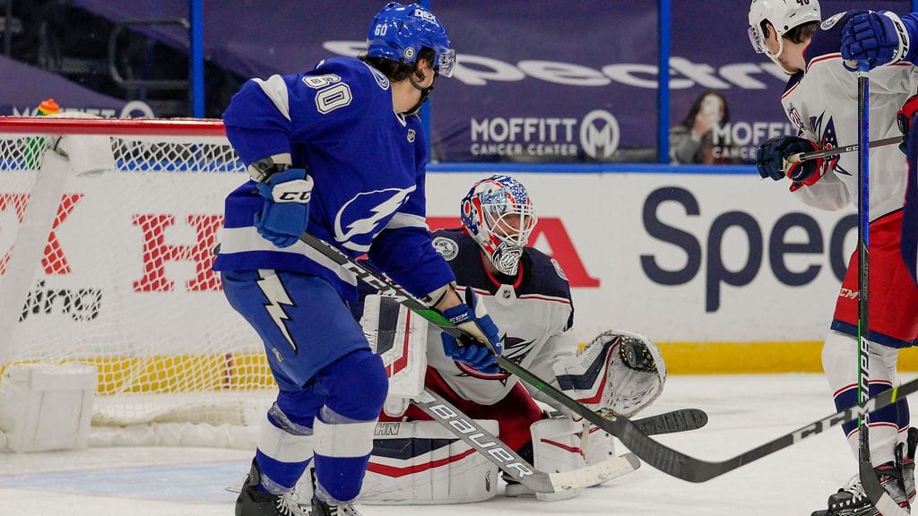 Joonas Korpisalo loukkaantui Tampa Bay Lightningia vastaan.