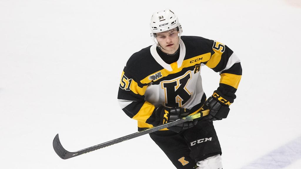 Kolme maalia Ruotsin verkkoon iskenyt Shane Wright edustaa OHL-liigan Kingston Frontenacsia.