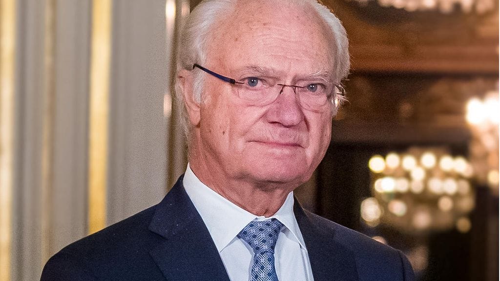 Ruotsin hovi vaatii miehiltä 92  600 kruunun edestä vahingonkorvauksia, joista 50  000 kruunua on aiheutunut kalamajaan tehdyn murron aineellisista vahingoista.