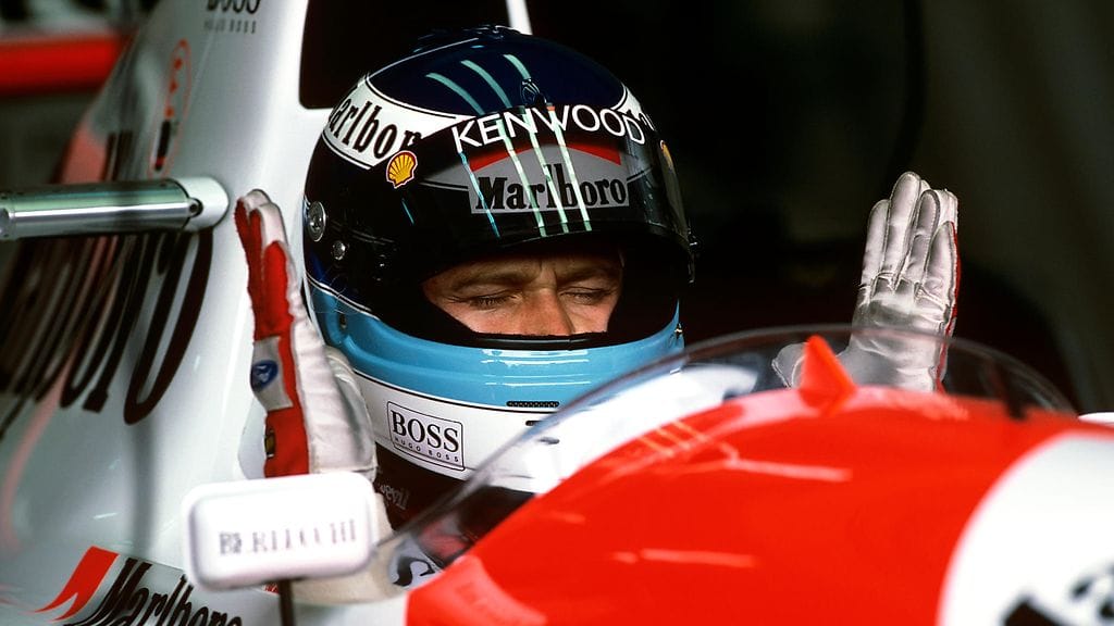 Mika Häkkinen debytoi McLarenilla kaudella 1993.