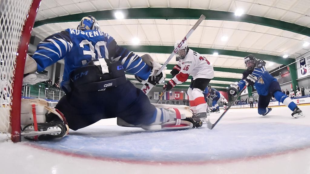 Loistavan ottelun pelannut Suomen maalivahti Aku Koskenvuo piti maalinsa puhtaana.