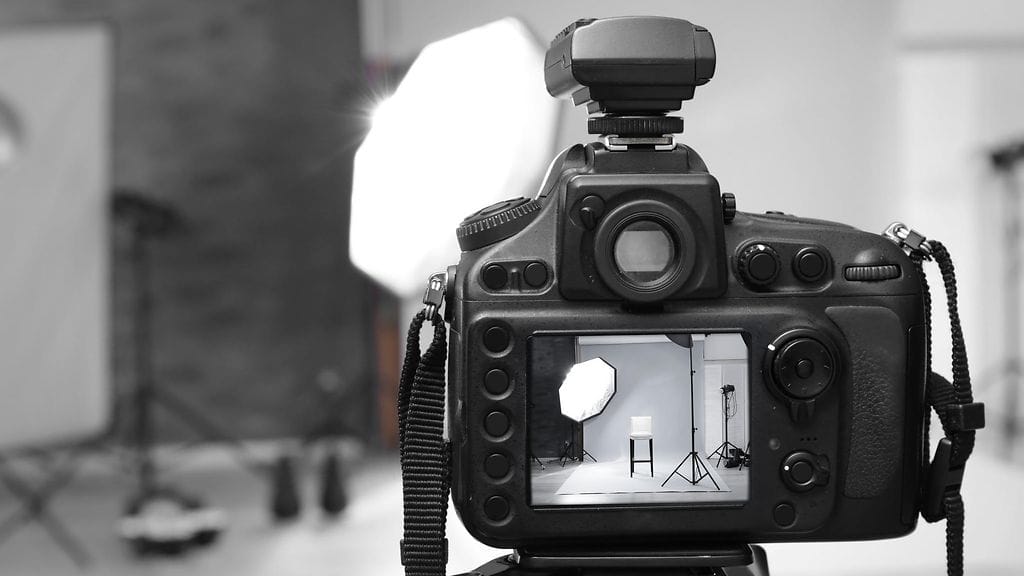 Enyan tavoitteena on murtaa stereotypioita.