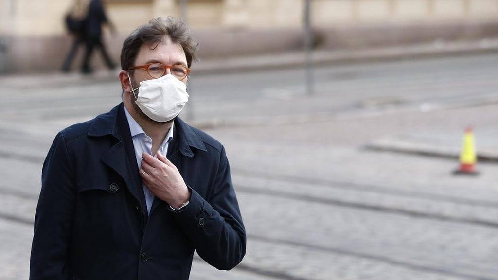 Liikenne- ja viestintäministeri Timo Harakka.