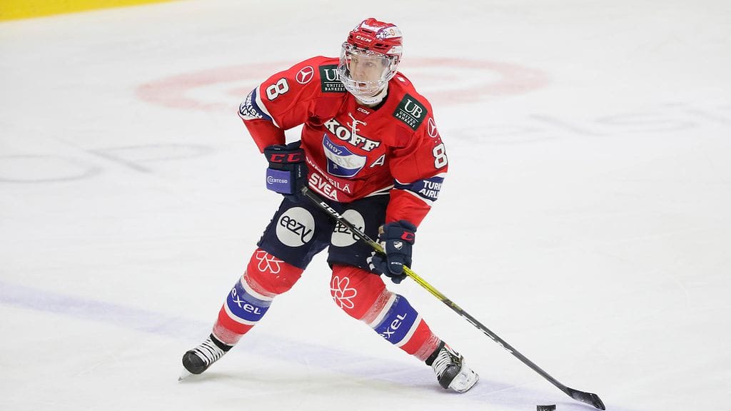 Ville Varakas päätti pelaajauransa pronssimitaliin.