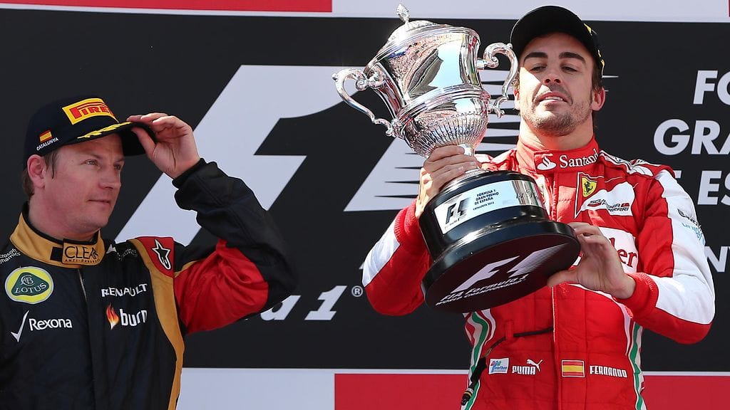 Fernando Alonso tuuletteli Espanjan GP:n voittoa 2013 Kimi Räikkösen vieressä.