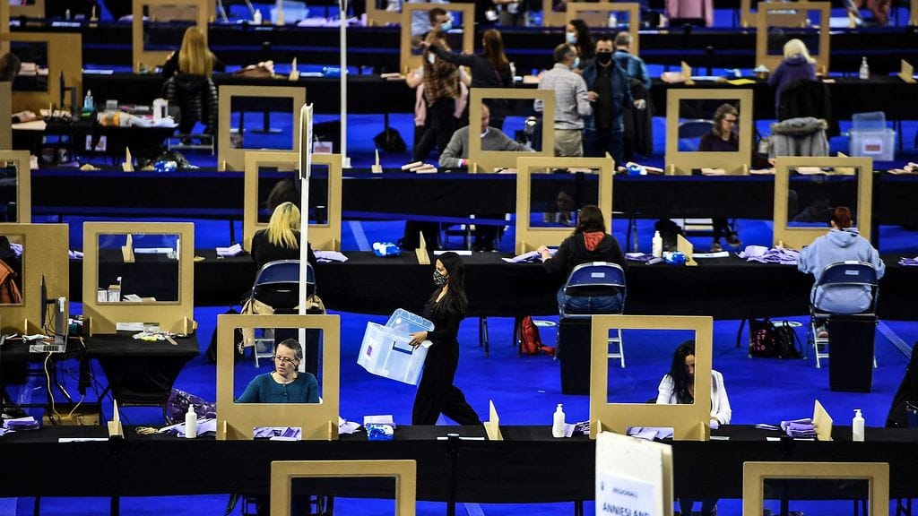 Skotlannin alueparlamenttivaalien ääniä lasketaan Emirates -areenalla 7. toukokuuta.