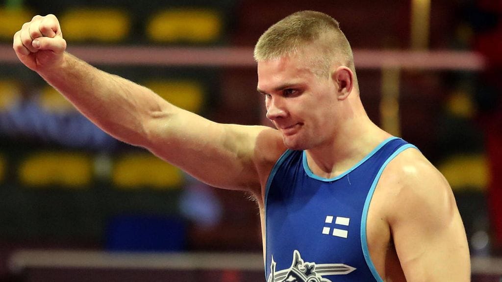 Elias Kuosmanen on aloittanut olympiakarsinnan Sofiassa vakuuttavasti.