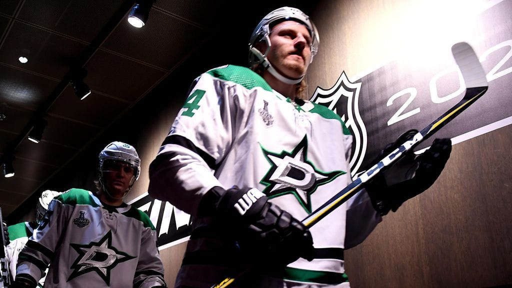 Nähdäänkö Dallas Starsin suomalaispelaajia MM-kisoissa? Etualalla Roope Hintz.