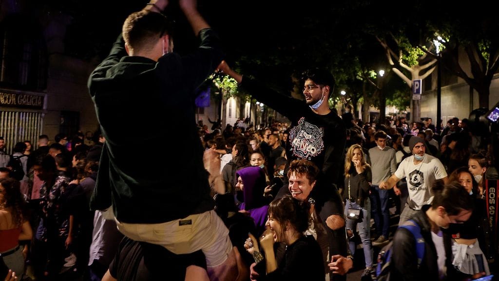 AOP espanja korona rajoitusten purkaminen