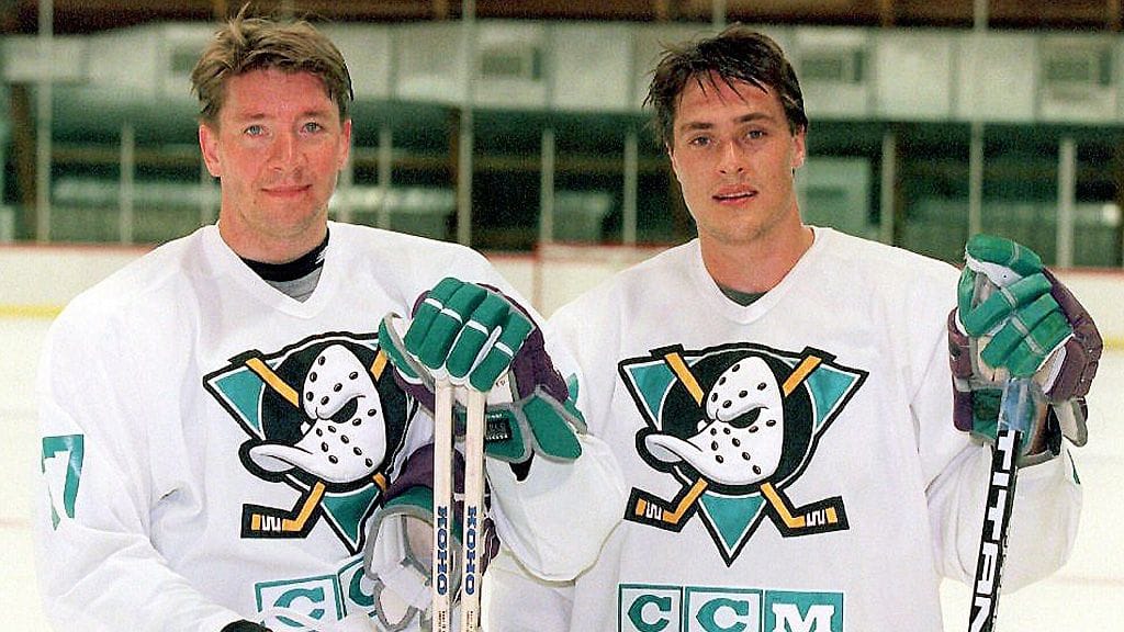 Jari Kurri ja Teemu Selänne yhdessä Anaheim Ducksissa vuonna 1996.
