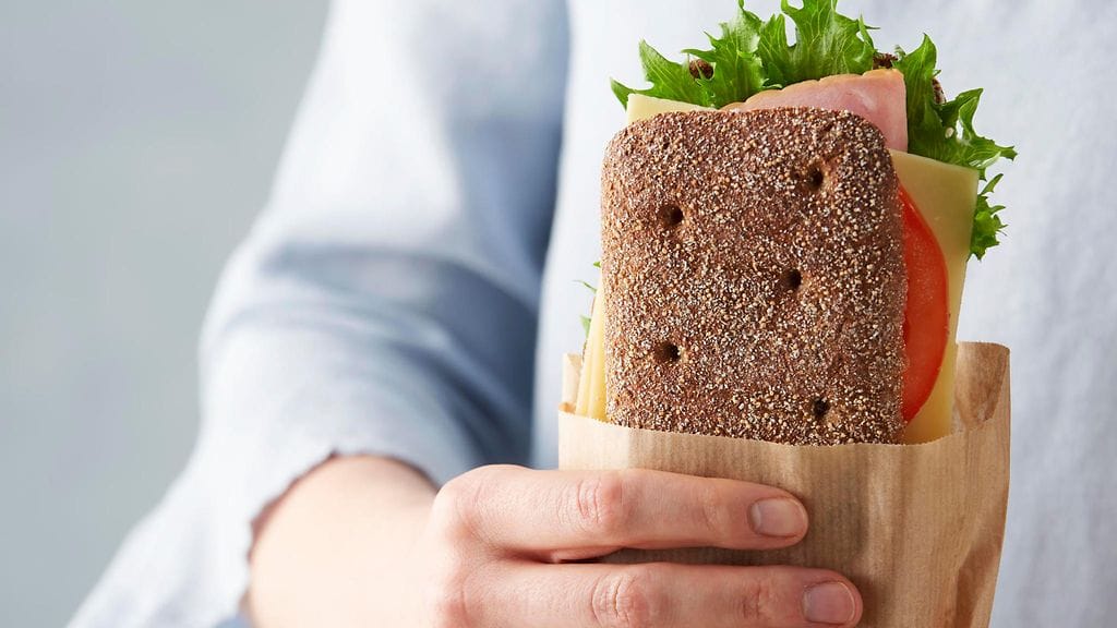 Uusi 21-senttinen ruispalaleipä haastaa patongit ja paninit.