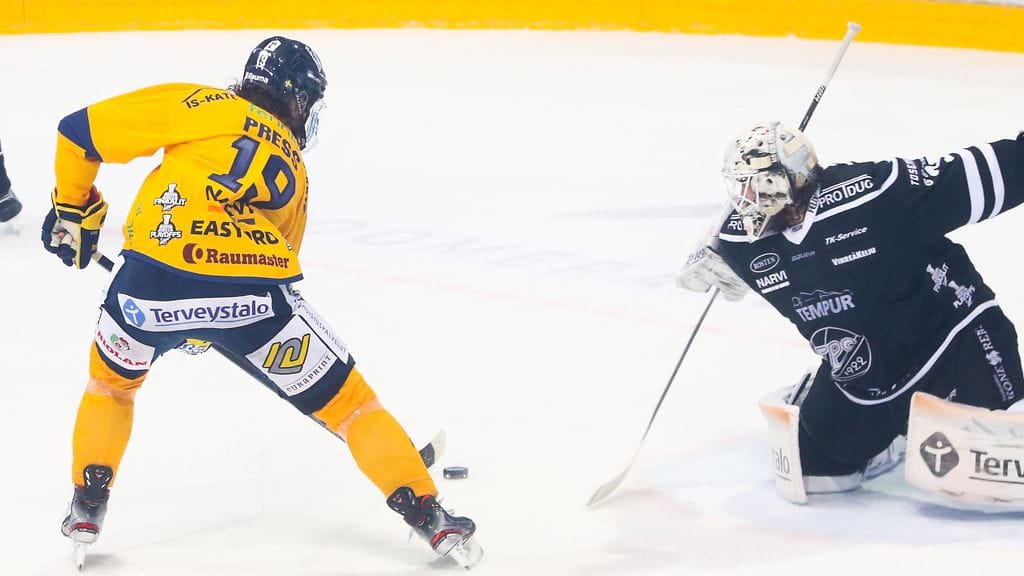 Robin Press maalasi rangaistuslaukauksesta.