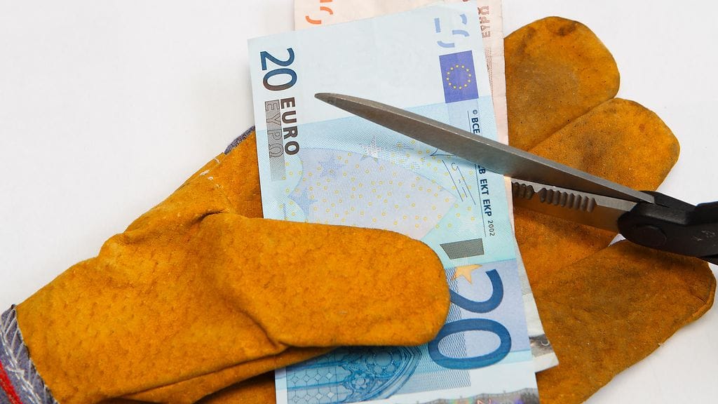 Vientialojen määrittämä noin kahdeksan prosentin korotustaso kolmen vuoden ajalle on julkisella puolella työntekijöille minimitavoite, mutta työnantajat pitävät sitä kalliina tasona.