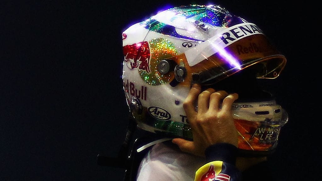 Sebastian Vettelin erikoiskypärä Singaporessa