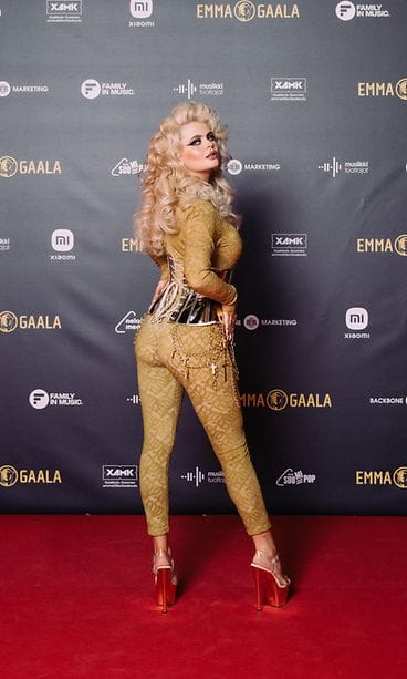 Erika Vikman (3)
