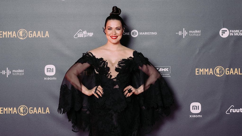 Jenni Vartiainen tekee tänä vuonna paluun uuden musiikin ja festarikiertueen saattelemana.