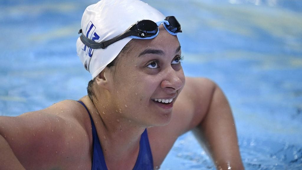 Mimosa Jallow ui keskiviikkona 50 metrin selkäuinnin EM-finaalissa.