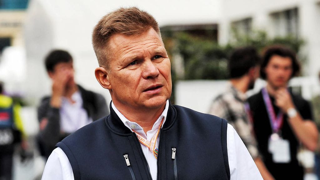 Mika Salo toimii F1-tuomarina.