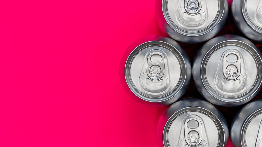 Tutkimuksessa vertailtiin suomalaisnuorten energiajuomien käyttöä vuosina 2018 ja 2014. Kuvituskuva.