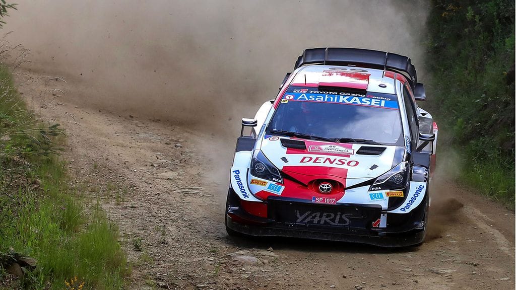 Kalle Rovanperä vauhdissa Portugalin MM-rallissa perjantaina 21. toukokuuta.