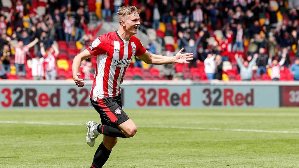 Marcus Forss vapautti Brentfordin kotiyleisön villiin juhlintaan.