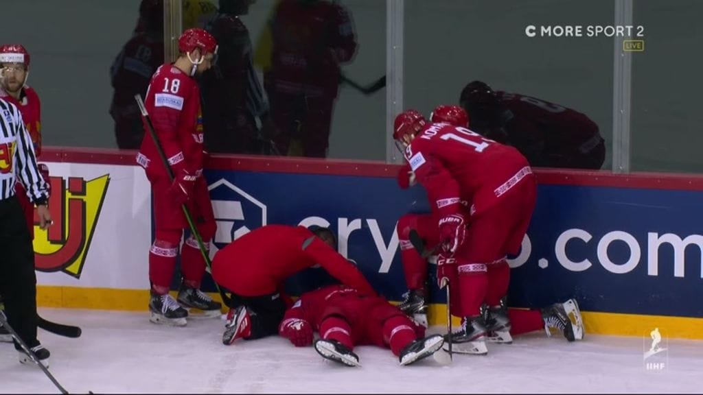 Jauhen Lisavets loukkaantui ikävän näköisesti.