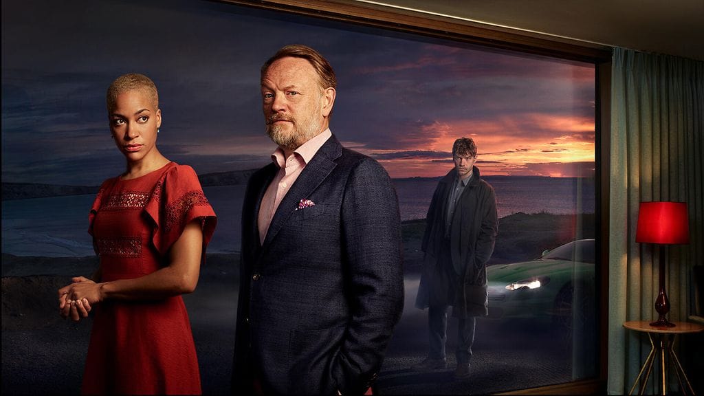 Dome Karukosken ohjaaman The Beast Must Die -sarjan pääosissa nähdään muun muassa Cush Jumbo ja Jared Harris. Kuva: Britbox