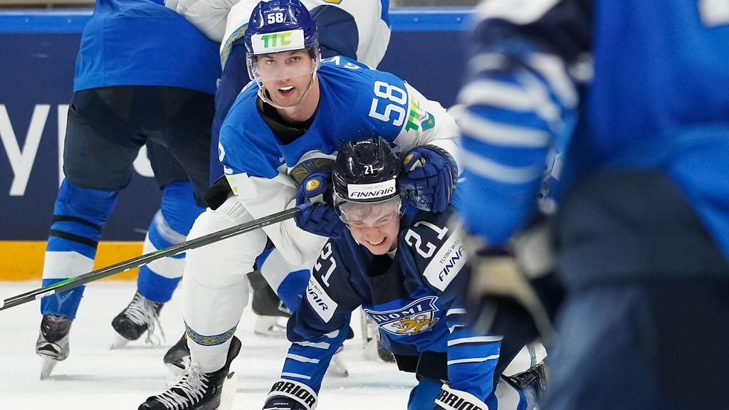 Viktor Svedbergin poikittainen maila Jere Innalan niskaan oli pelikiellon arvoinen teko.