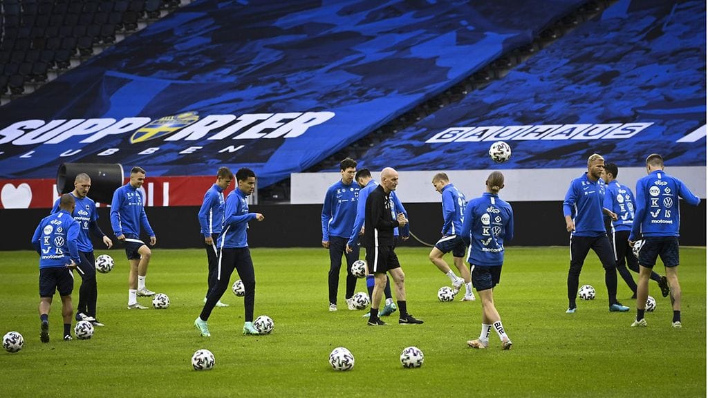 Huuhkajat valmistautuivat perjantaina Tukholmassa lauantaiseen Ruotsi-otteluun.