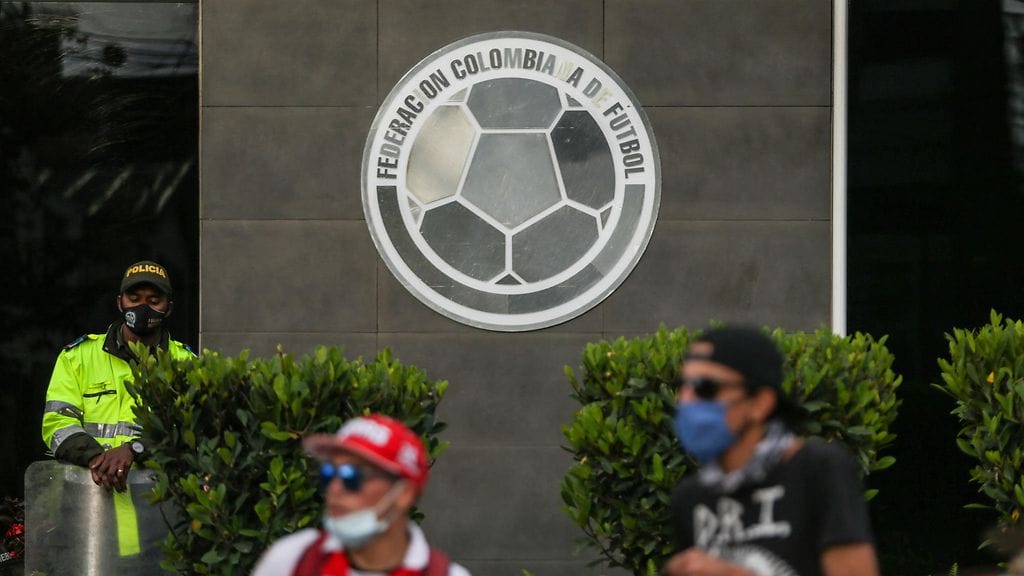 Kolumbia menetti kisäisännyyden maan levottomuuksien vuoksi.