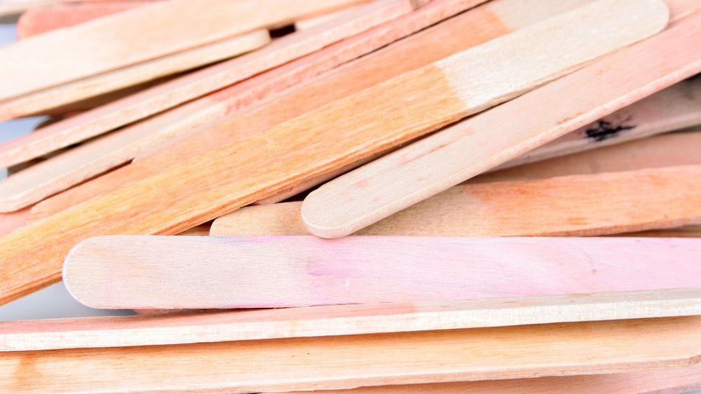 Yhdysvaltalaisäiti halusi nähdä, saako mehujäätelötikkuniksi lapset käyttäytymään paremmin. Kuvituskuva.