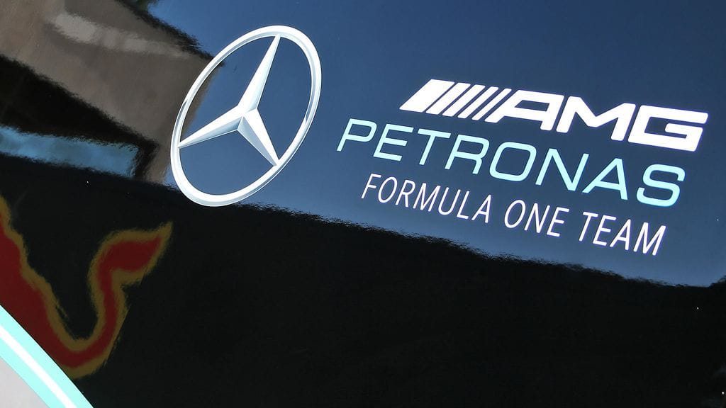 Mercedes palasi F1-sarjaan kaudelle 2010.